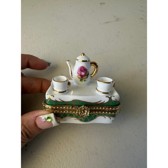 New Siu Ming Green Tea Cup Porcelain Jewelry Keepsake Hinged Trinket Box - Picture 1 of 7